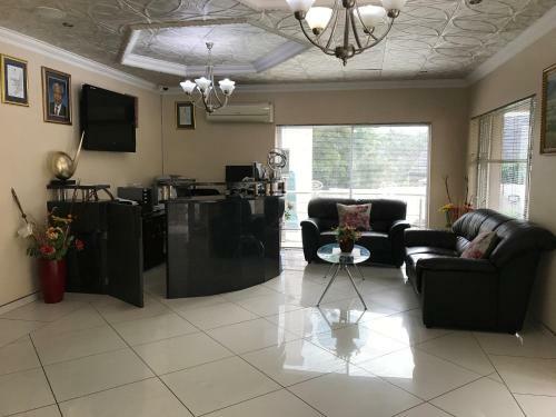 Hostal Global Village Guest House