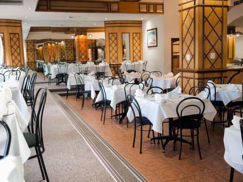 Albany Hotel