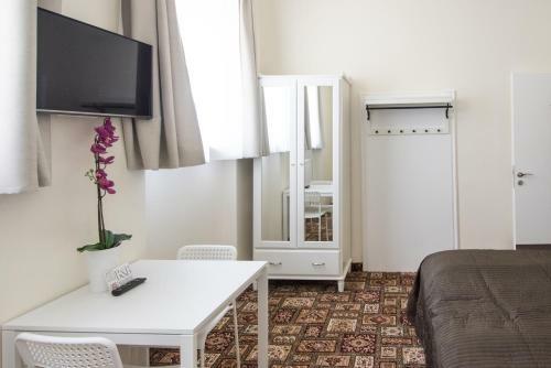 Real House Apartments
