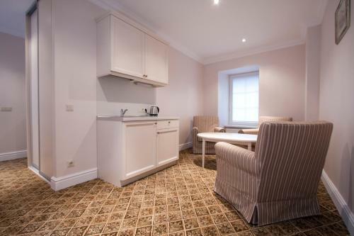 Real House Apartments