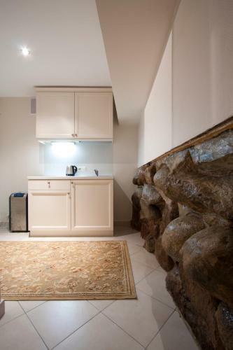 Real House Apartments