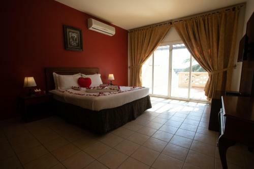 Hostal Lafontaine Lagoon