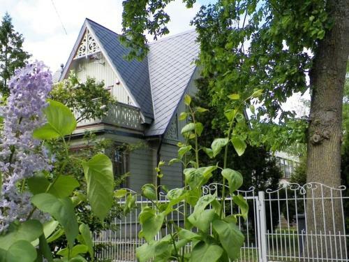 Hostal Vila Mares