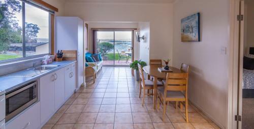 Quarantine Bay Beach Cottages