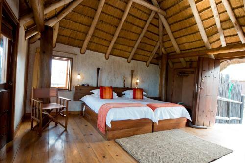 Lodge The Stiltz