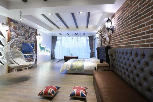 Follow Me Designed B&B