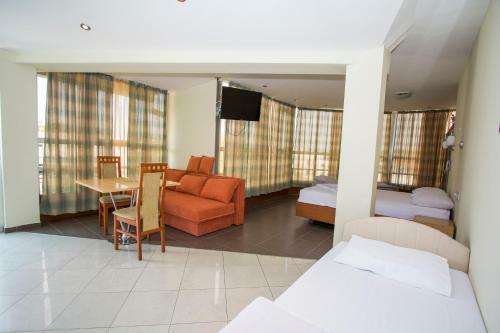 Hotel Grand