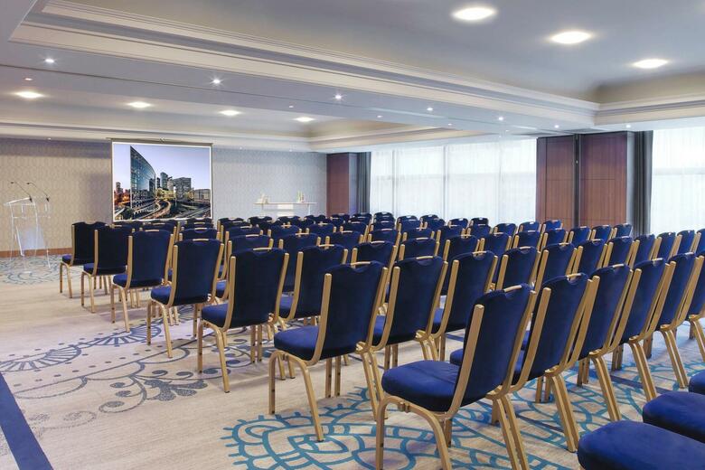 Hotel Renaissance Paris La Defense