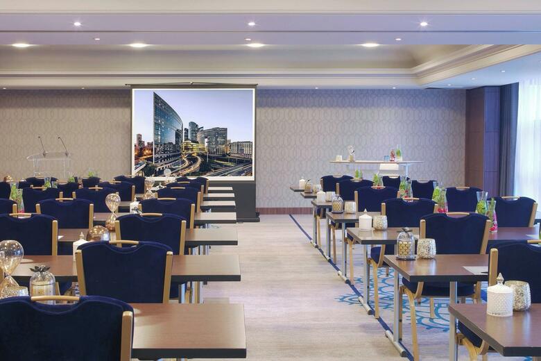Hotel Renaissance Paris La Defense