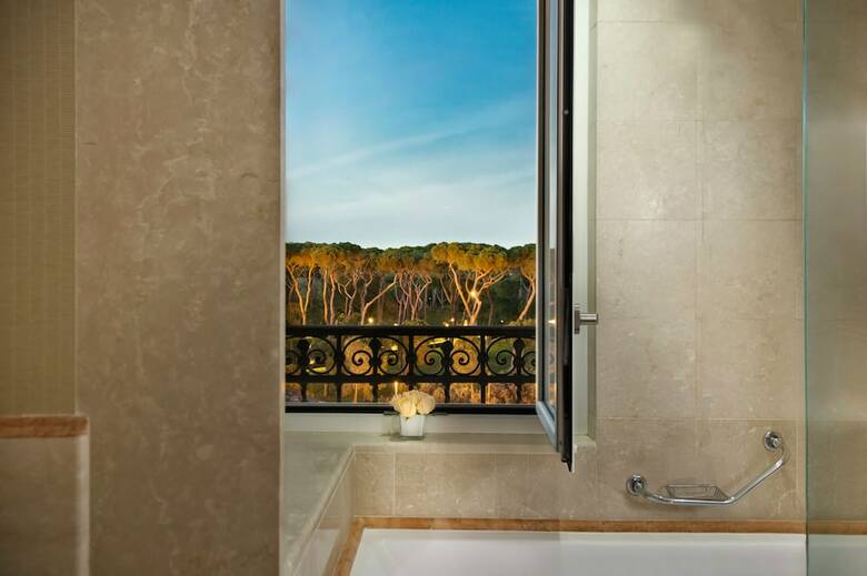 Hotel Marriott Grand Flora