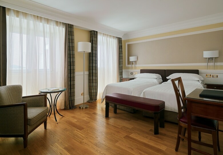 Hotel Marriott Grand Flora