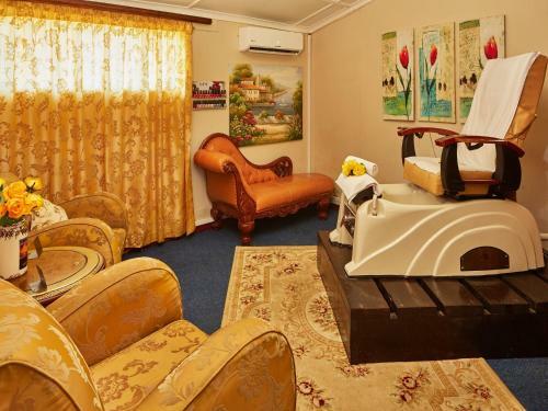 Hotel Midlands Saddle And Trout