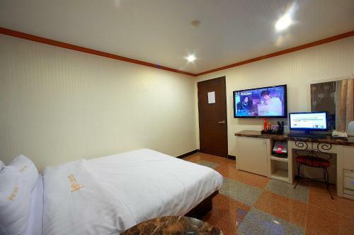 New World Hotel