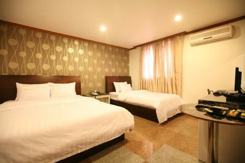 New World Hotel