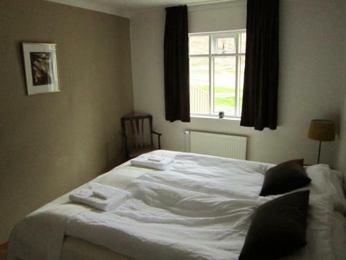 Hostal Guesthouse Kirkjubol In Bjarnardalur