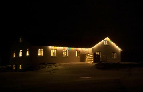 Hostal Guesthouse Kirkjubol In Bjarnardalur