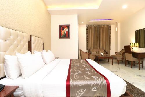 Hotel Leela Grande
