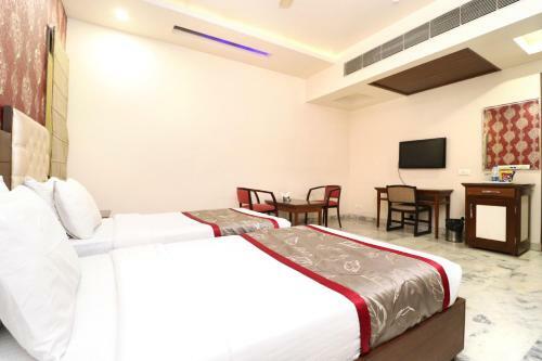 Hotel Leela Grande