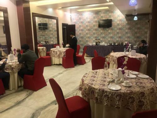 Hotel Leela Grande