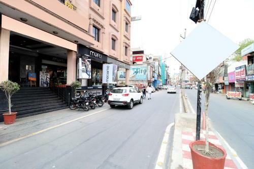 Hotel Leela Grande