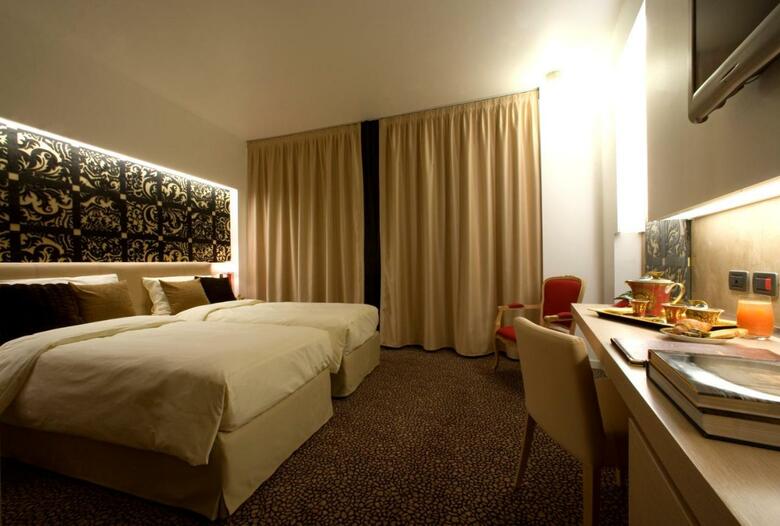Hotel Antony Palace