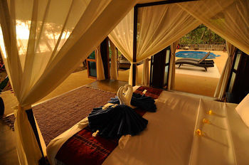 Koh Jum Beach Villas