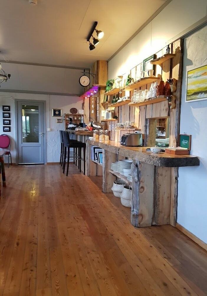Farm Hostel Ytra L�n