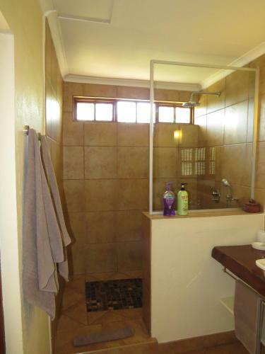 Hostal White House Lodge