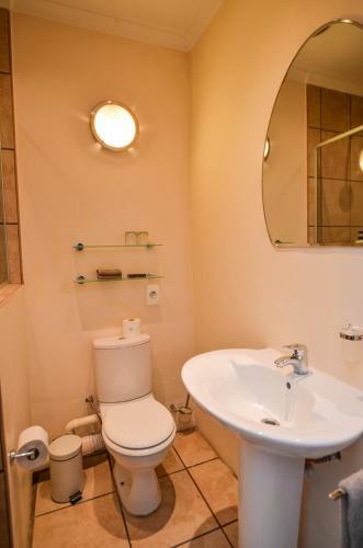 Hostal White House Lodge