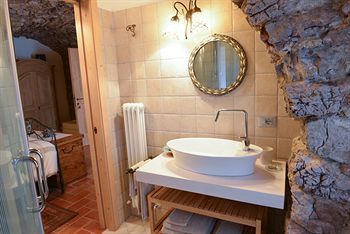 Pietra Rara Room & Breakfast & Bike