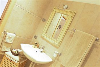 Pietra Rara Room & Breakfast & Bike