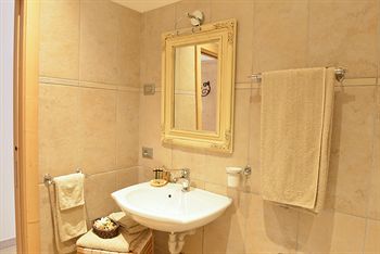Pietra Rara Room & Breakfast & Bike