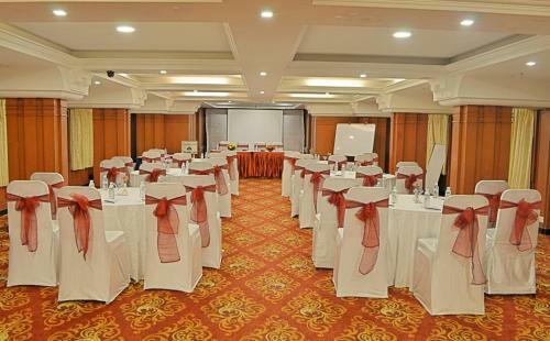 Hotel Gokulam Park