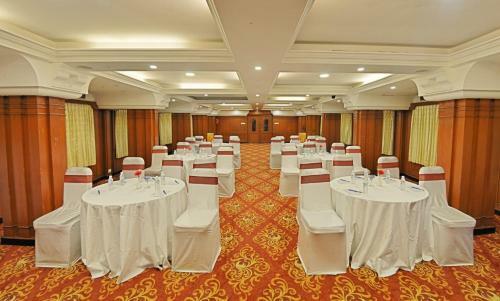 Hotel Gokulam Park