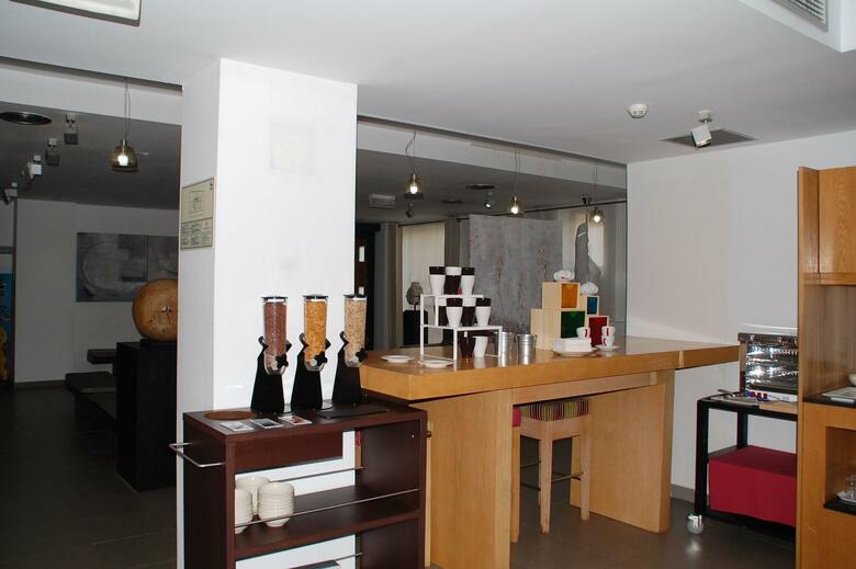 Hotel Eco Alcala Suites
