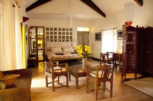 Hotel 3 Rooms By The Paulines