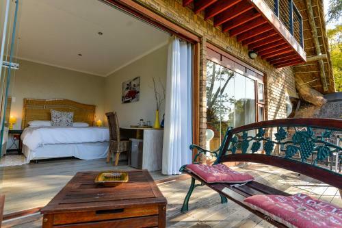 Bed & Breakfast 50 On Shepherd Boutique Guest House