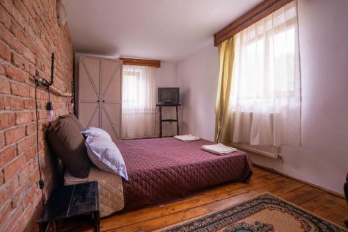 Hostal Surasul Muntelui