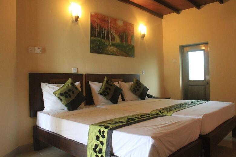 Grand 7 Hotel Thalawathugoda