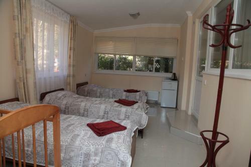 Hostal Kastana Hotel