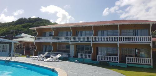Kings Landing Hotel