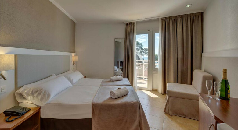 Rosamar & Spa Hotel