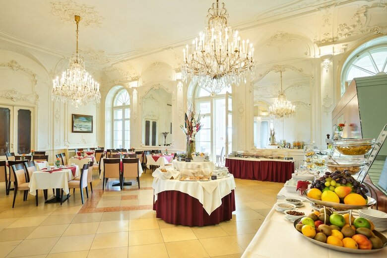 Hotel Schloss Wilhelminenberg