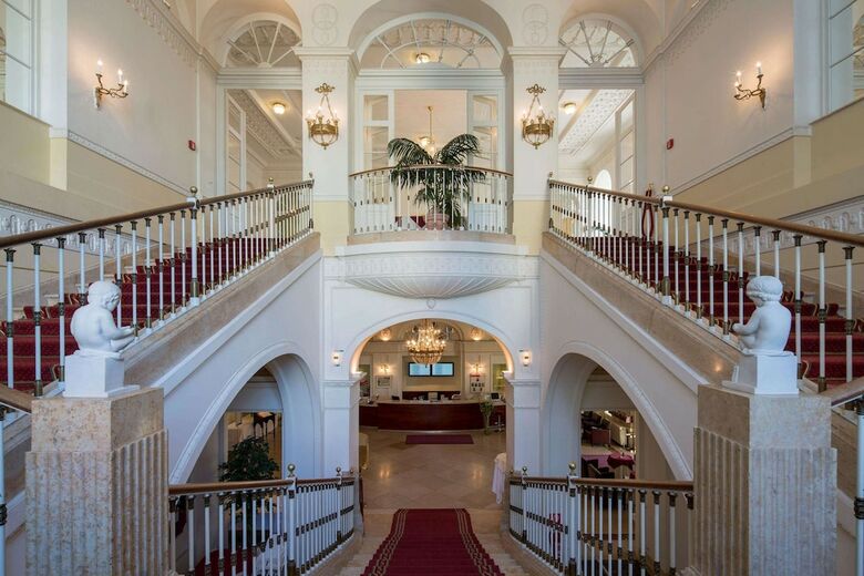Hotel Schloss Wilhelminenberg