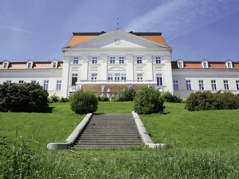 Hotel Schloss Wilhelminenberg