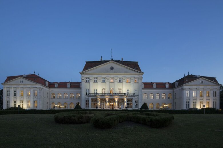 Hotel Schloss Wilhelminenberg