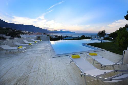 Villa Piscina Sul Mare