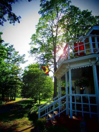 Saratoga Farmstead B&B