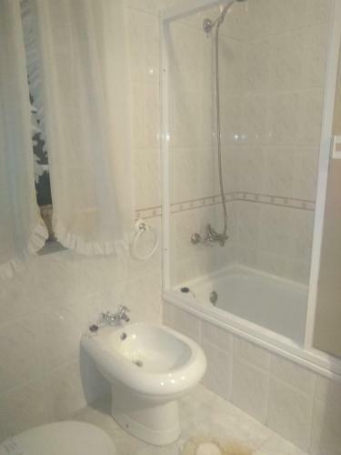 Hostal Encosta Da Serra