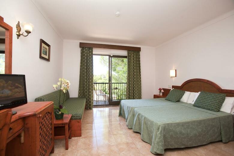 Hotel Playa Mondrago